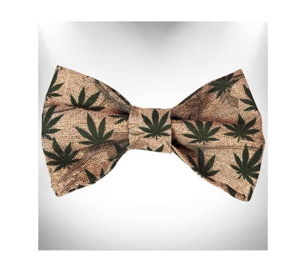 Smokin' Doggie  - Bow Tie - Large 5"x 2.5"