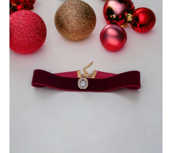 Luxurious Velvet Crystal Dog Collar - 18"